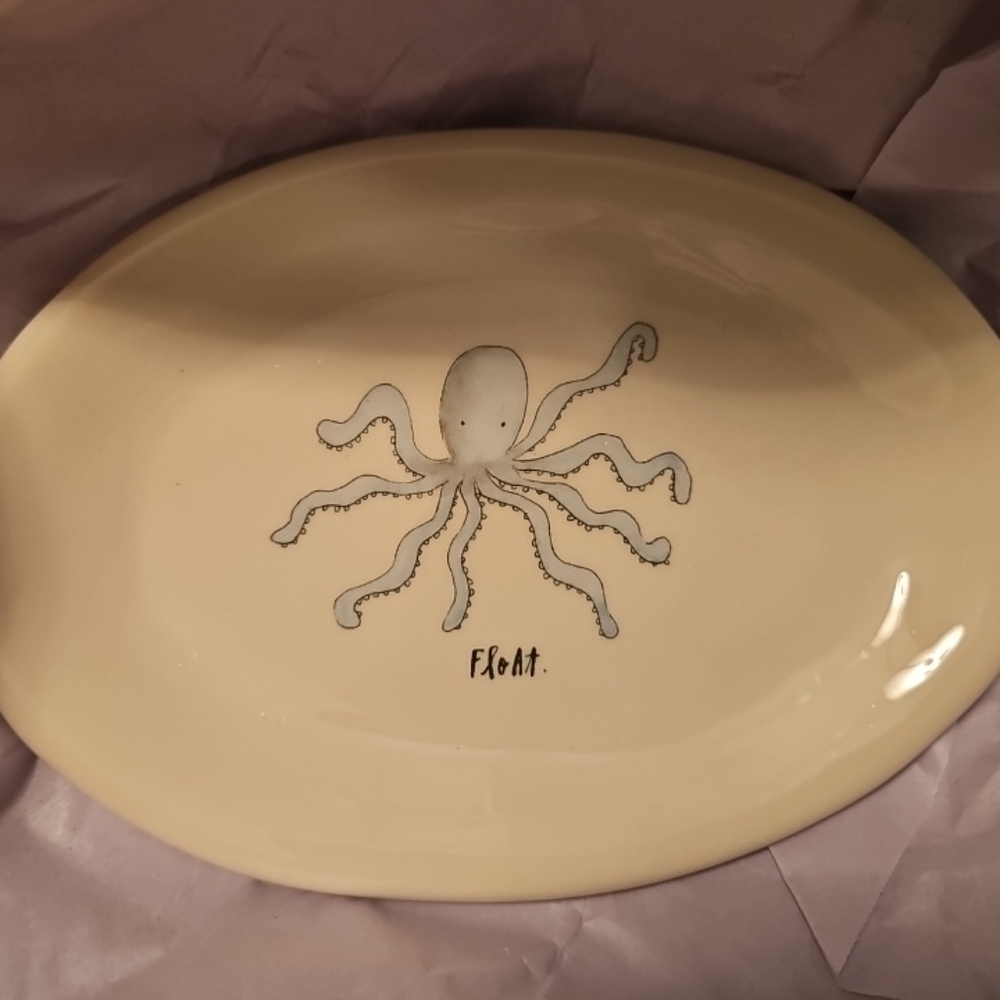 Magenta Elegant Oval Dish